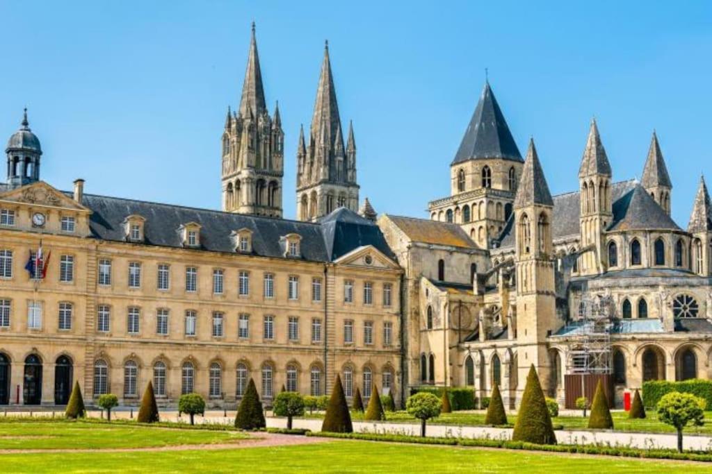 Appart 90M2 Lumineux, Centre, Vue Eglise Penchee Caen Kültér fotó